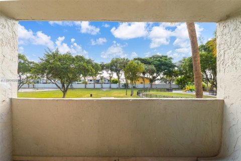 Apartamento en alquiler en Hialeah, Florida, 2 dormitorios № 2009364 - foto 16