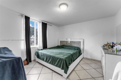 Apartamento en alquiler en Hialeah, Florida, 2 dormitorios № 2009364 - foto 8