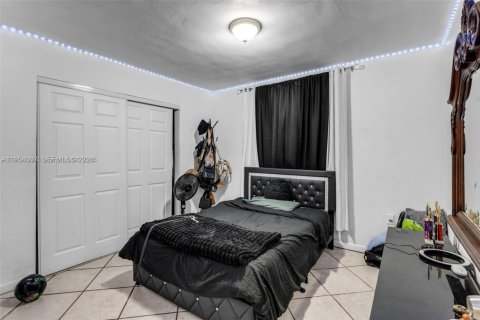 Apartamento en alquiler en Hialeah, Florida, 2 dormitorios № 2009364 - foto 14