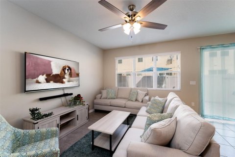 Townhouse in Kissimmee, Florida 4 bedrooms, 153.2 sq.m. № 1513319 - photo 8