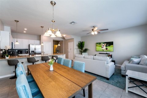 Townhouse in Kissimmee, Florida 4 bedrooms, 153.2 sq.m. № 1513319 - photo 6