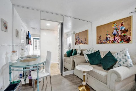 Villa ou maison à vendre à Hallandale Beach, Floride: 3 chambres, 123.56 m2 № 2089528 - photo 9