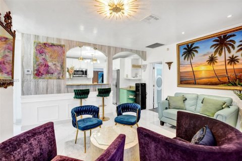 Villa ou maison à vendre à Hallandale Beach, Floride: 3 chambres, 123.56 m2 № 2089528 - photo 22