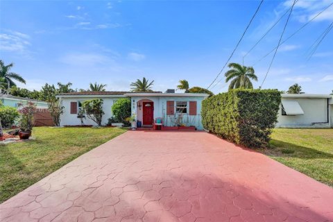Villa ou maison à vendre à Hallandale Beach, Floride: 3 chambres, 123.56 m2 № 2089528 - photo 2