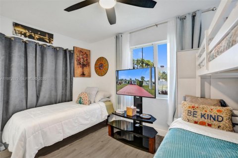 Villa ou maison à vendre à Hallandale Beach, Floride: 3 chambres, 123.56 m2 № 2089528 - photo 17