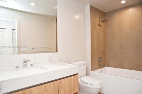 Купить кондоминиум в Майами, Флорида 2 спальни, 85.93м2, № 2009925 - фото 3
