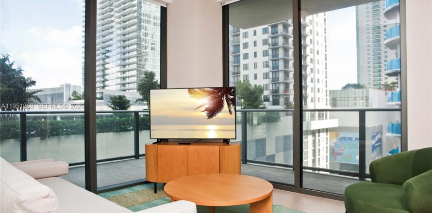 Кондоминиум с 2 спальнями в Майами, Флорида № 2009925