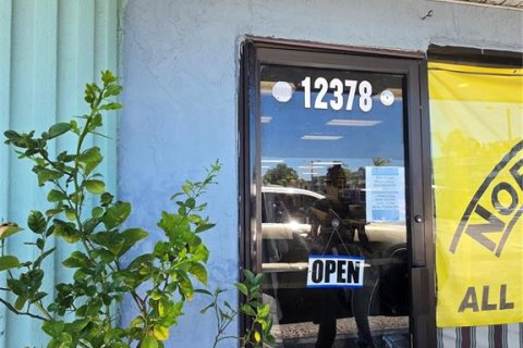 Propiedad comercial en venta en Hudson, Florida, 2383.41 m2 № 1687704 - foto 24