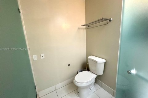 Apartamento en alquiler en Doral, Florida, 1 dormitorio, 65.5 m2 № 1938114 - foto 8
