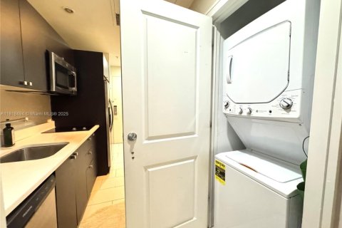 Apartamento en alquiler en Doral, Florida, 1 dormitorio, 65.5 m2 № 1938114 - foto 13