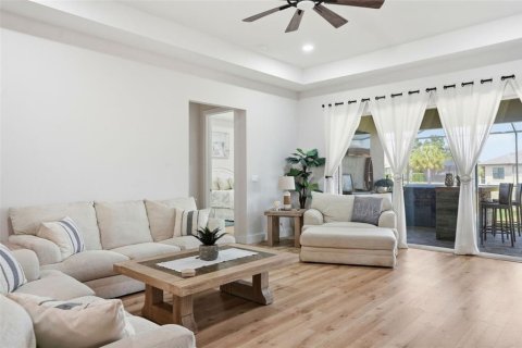 House in Weeki Wachee, Florida 3 bedrooms, 191.75 sq.m. № 2224589 - photo 22