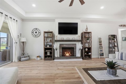 House in Weeki Wachee, Florida 3 bedrooms, 191.75 sq.m. № 2224589 - photo 26