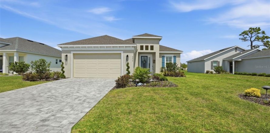 House in Weeki Wachee, Florida 3 bedrooms, 191.75 sq.m. № 2224589