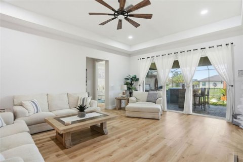 House in Weeki Wachee, Florida 3 bedrooms, 191.75 sq.m. № 2224589 - photo 21
