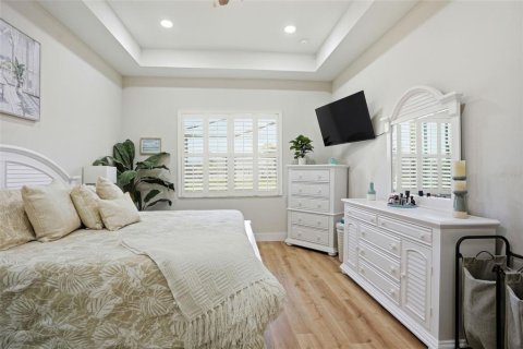 House in Weeki Wachee, Florida 3 bedrooms, 191.75 sq.m. № 2224589 - photo 30