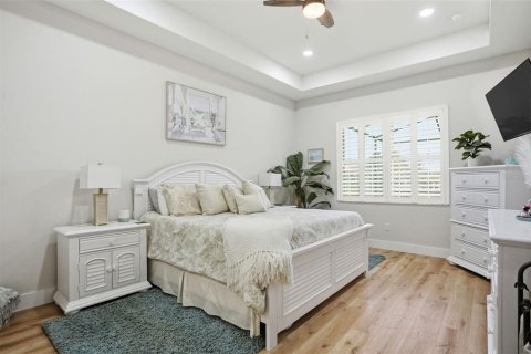 House in Weeki Wachee, Florida 3 bedrooms, 191.75 sq.m. № 2224589 - photo 29