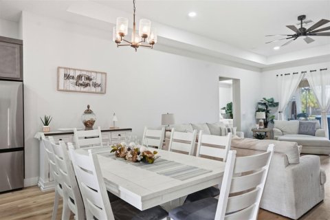 House in Weeki Wachee, Florida 3 bedrooms, 191.75 sq.m. № 2224589 - photo 18