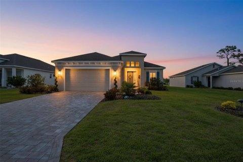 House in Weeki Wachee, Florida 3 bedrooms, 191.75 sq.m. № 2224589 - photo 2