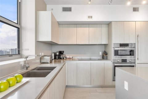 Condo in Hollywood, Florida, 3 bedrooms № 2186381 - photo 13