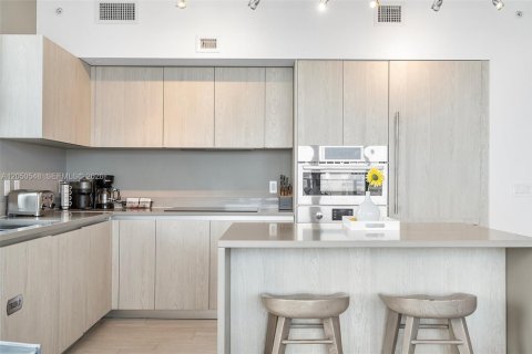 Condo in Hollywood, Florida, 3 bedrooms № 2186381 - photo 14
