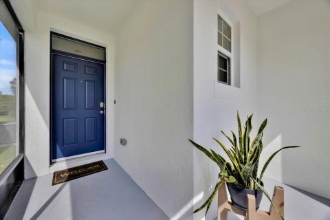 House in Davenport, Florida 3 bedrooms, 150.97 sq.m. № 1907263 - photo 4