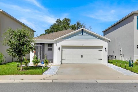 House in Davenport, Florida 3 bedrooms, 150.97 sq.m. № 1907263 - photo 1