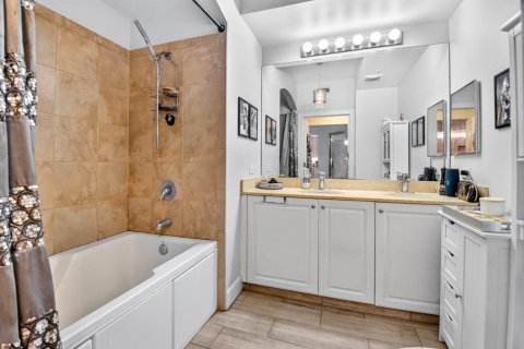 Condo in Boynton Beach, Florida, 2 bedrooms  № 2168858 - photo 20