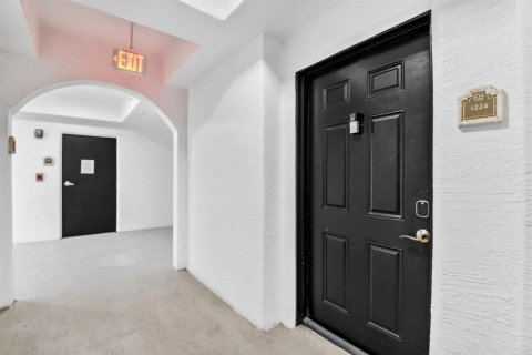 Condo in Boynton Beach, Florida, 2 bedrooms № 2168858