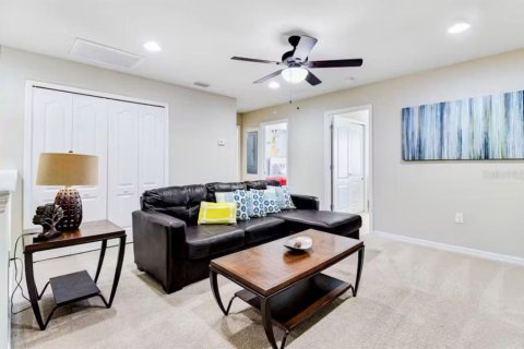 Townhouse in Kissimmee, Florida 4 bedrooms, 195.28 sq.m. № 1136904 - photo 11