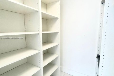 Copropriété à louer à Miami Beach, Floride: 1 chambre, 78.97 m2 № 2016134 - photo 11
