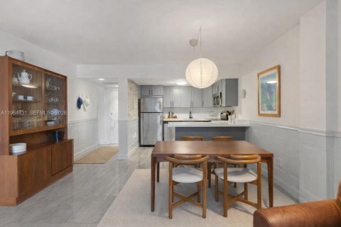 Condominio en venta en Miami, Florida, 2 dormitorios, 91.97 m2 № 2031647 - foto 11