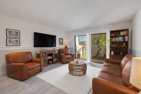 Condominio en venta en Miami, Florida, 2 dormitorios, 91.97 m2 № 2031647 - foto 9