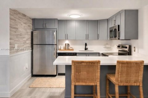 Condominio en venta en Miami, Florida, 2 dormitorios, 91.97 m2 № 2031647 - foto 3