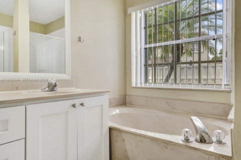 Casa en venta en Weston, Florida, 4 dormitorios, 213.86 m2 № 1998758 - foto 10