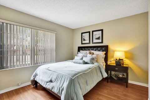 Casa en venta en Weston, Florida, 4 dormitorios, 213.86 m2 № 1998758 - foto 25