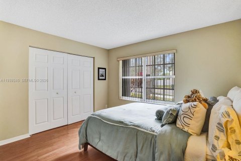 Casa en venta en Weston, Florida, 4 dormitorios, 213.86 m2 № 1998758 - foto 24