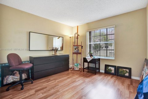 Casa en venta en Weston, Florida, 4 dormitorios, 213.86 m2 № 1998758 - foto 19