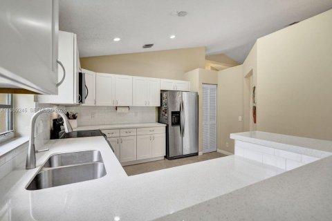 Casa en venta en Weston, Florida, 4 dormitorios, 213.86 m2 № 1998758 - foto 29