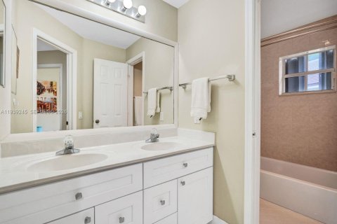 Casa en venta en Weston, Florida, 4 dormitorios, 213.86 m2 № 1998758 - foto 21