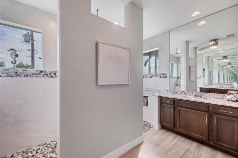 House in Port Charlotte, Florida 3 bedrooms, 197.97 sq.m. № 1808321 - photo 17