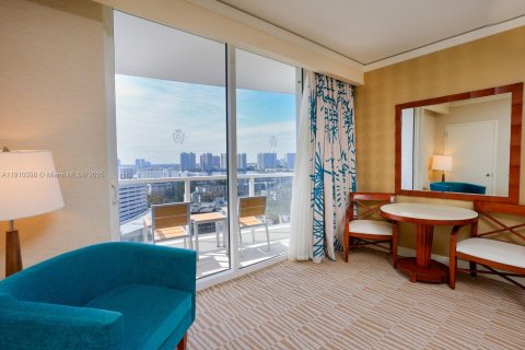 Condominio en venta en Sunny Isles Beach, Florida, 51.19 m2 № 2013107 - foto 19