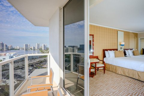 Condominio en venta en Sunny Isles Beach, Florida, 51.19 m2 № 2013107 - foto 27