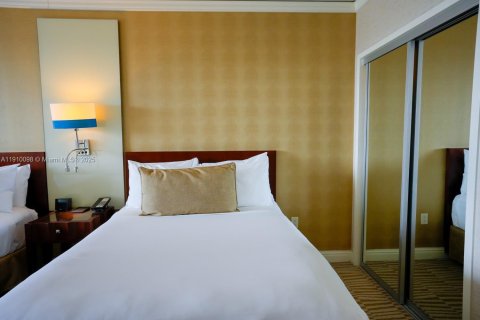 Condominio en venta en Sunny Isles Beach, Florida, 51.19 m2 № 2013107 - foto 9