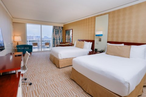 Condominio en venta en Sunny Isles Beach, Florida, 51.19 m2 № 2013107 - foto 12