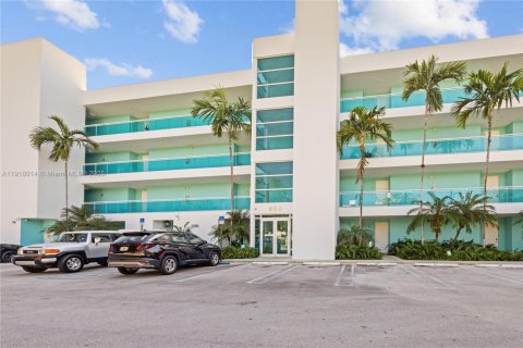 Copropriété à vendre à Miami, Floride: 2 chambres, 87.79 m2 № 1971023 - photo 19