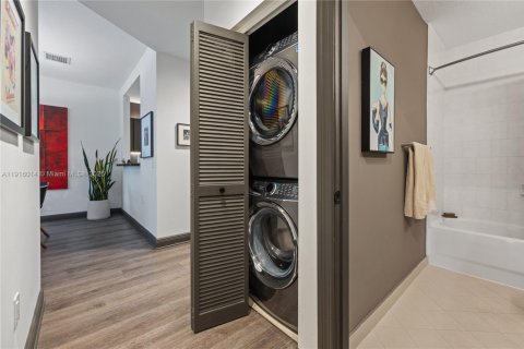 Copropriété à vendre à Miami, Floride: 2 chambres, 87.79 m2 № 1971023 - photo 10