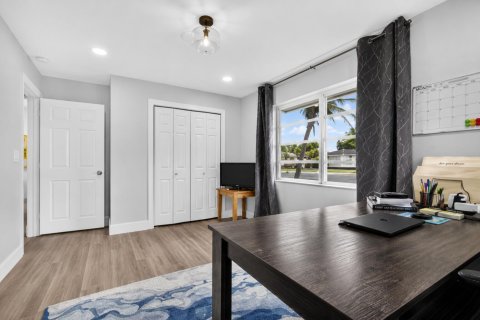 House in Boynton Beach, Florida 3 bedrooms, 199.28 sq.m. № 2244705 - photo 22