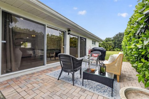 House in Boynton Beach, Florida 3 bedrooms, 199.28 sq.m. № 2244705 - photo 24