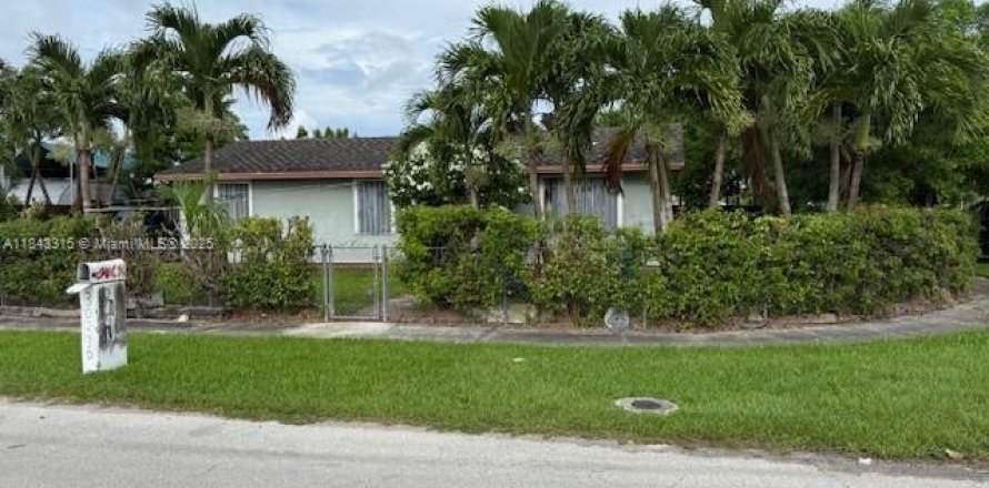Villa ou maison à Homestead, Floride 4 chambres, 165.37 m2 № 1838626