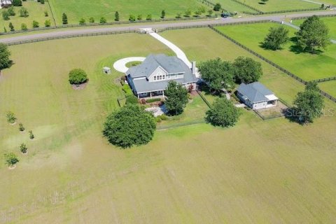 House in Alachua, Florida 6 bedrooms, 486.34 sq.m. № 2139147 - photo 8